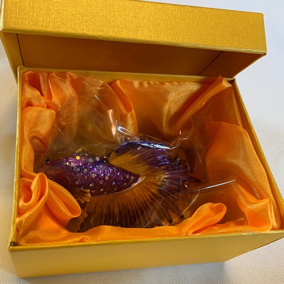 NIB! Gorgeous Purple and Yellow Beta Fish Trinket Box with Satin Lined G… - Picture 5 of 6